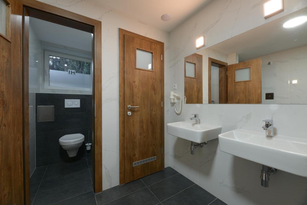 Hostel One Прешов Экстерьер фото