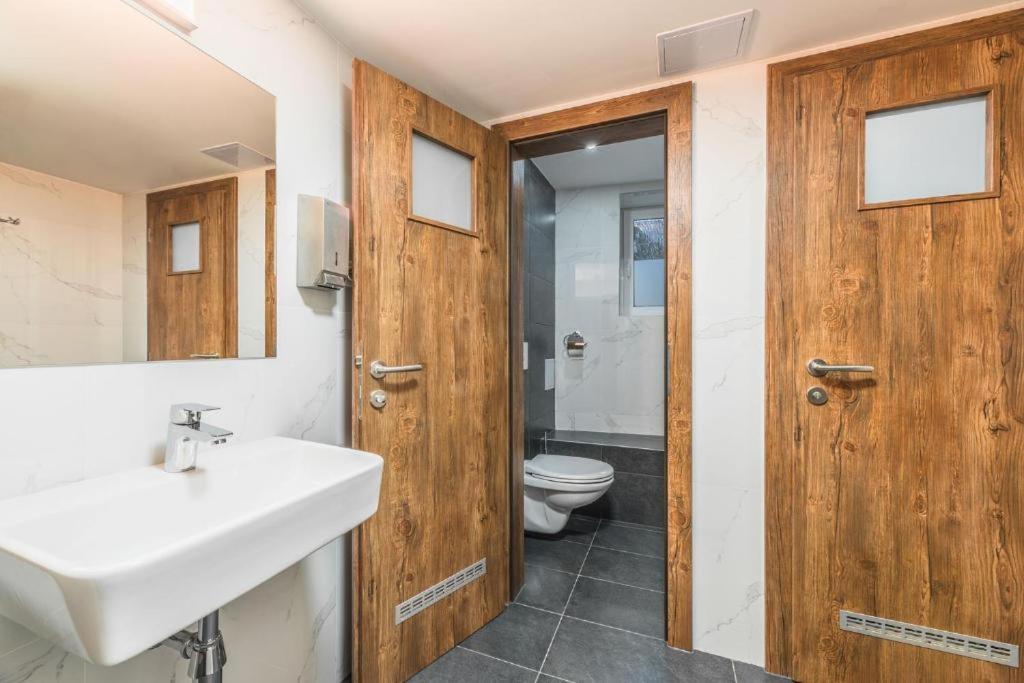 Hostel One Прешов Экстерьер фото